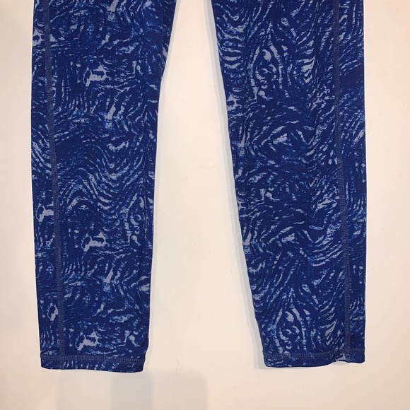 Athleta Zebra Chaturanga Cropped Legging - Picture 4 of 9